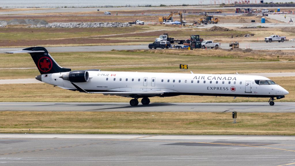 Bombardier CRJ-900LR