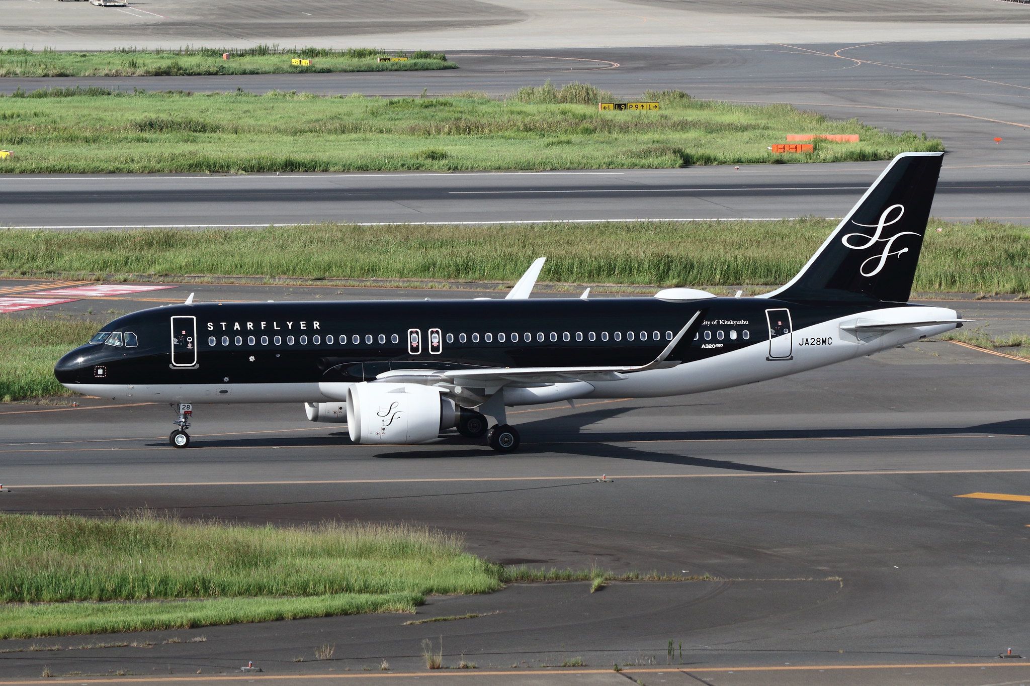 Airbus A320-251N