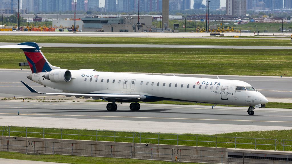 Canadair CRJ-900