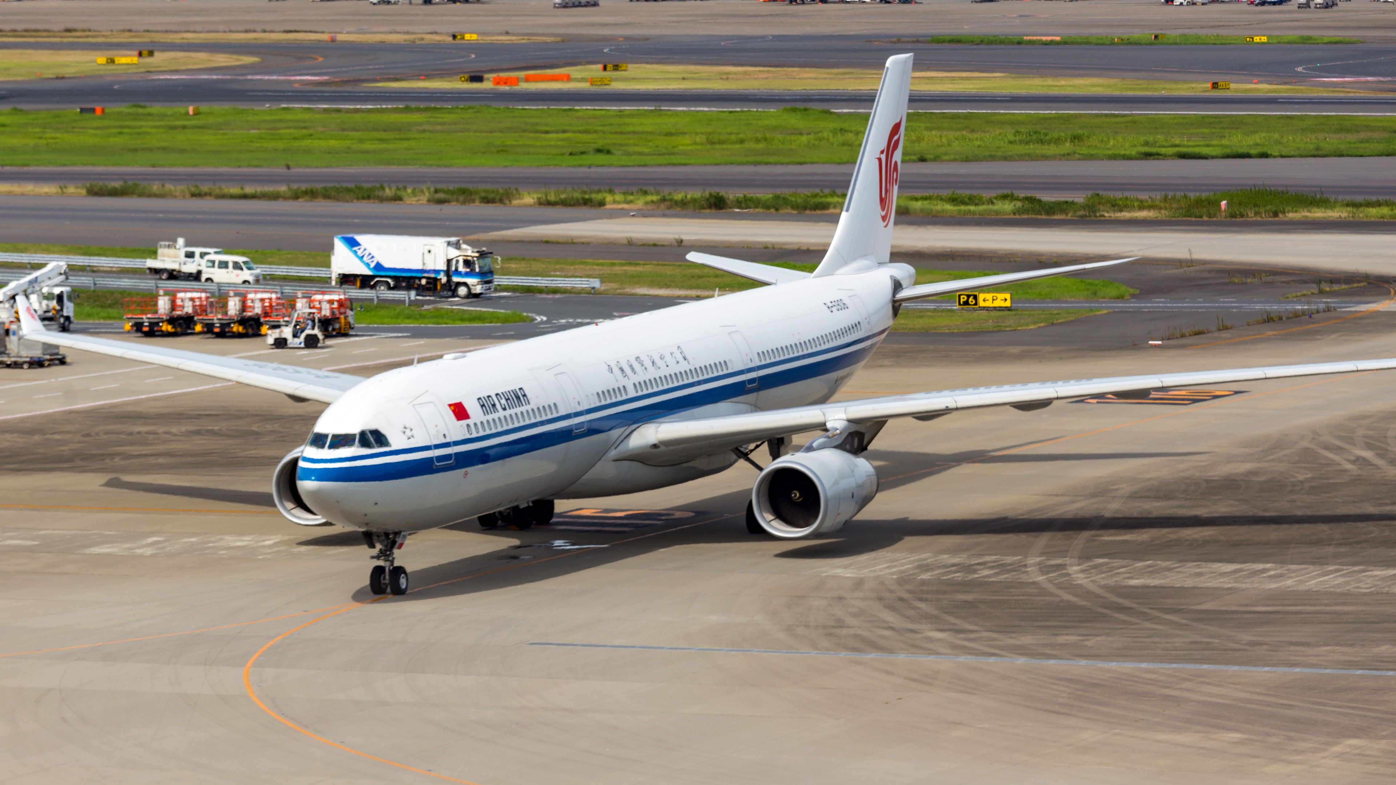 Airbus A330-343