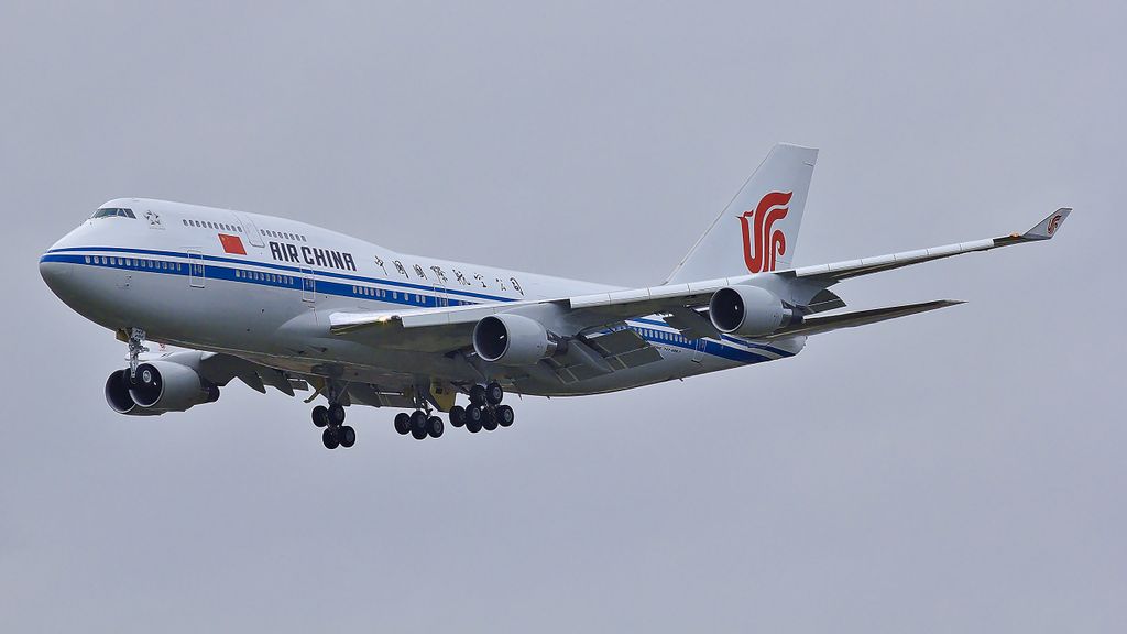 Boeing 747-4J6