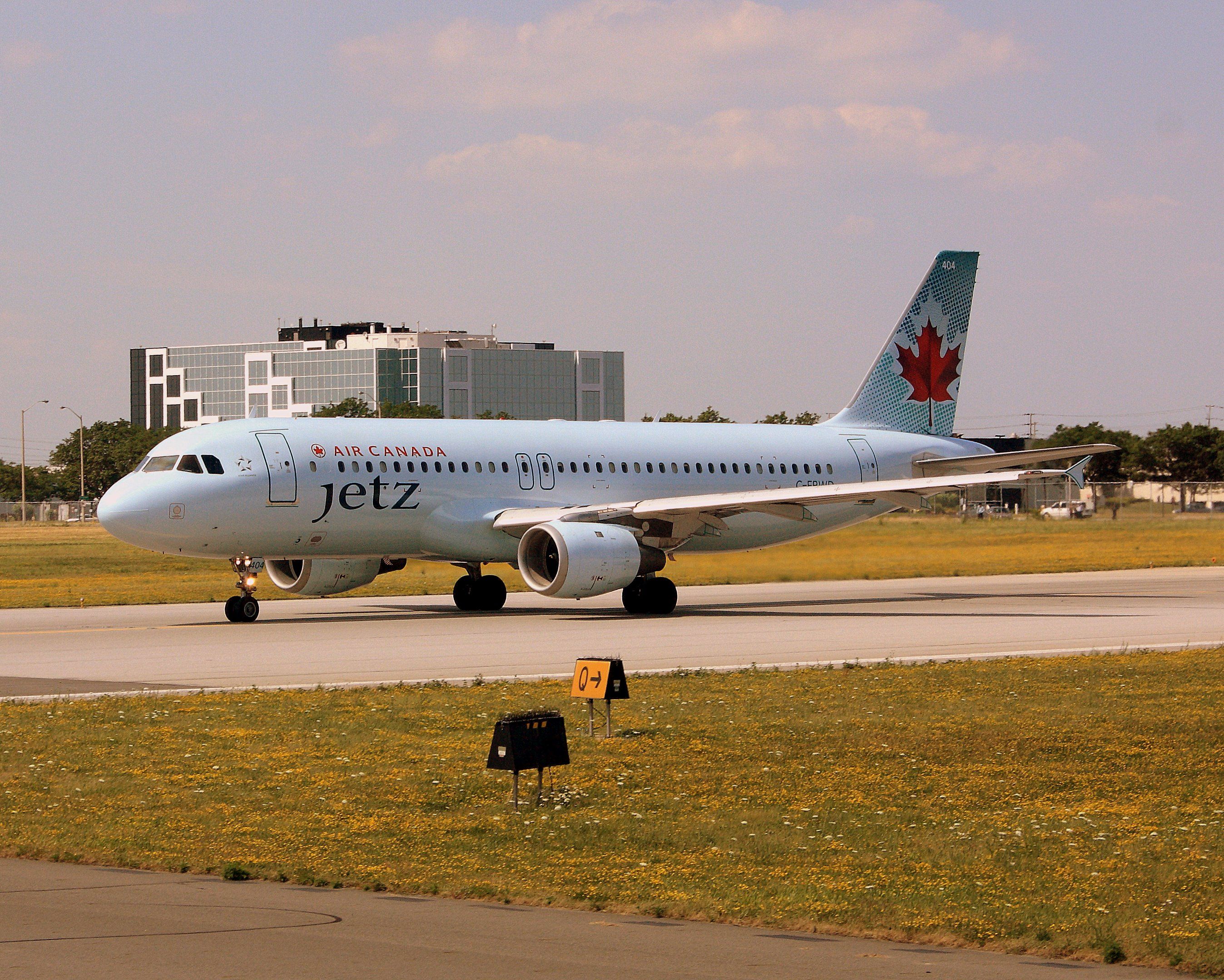 Airbus A320-211 Jetz