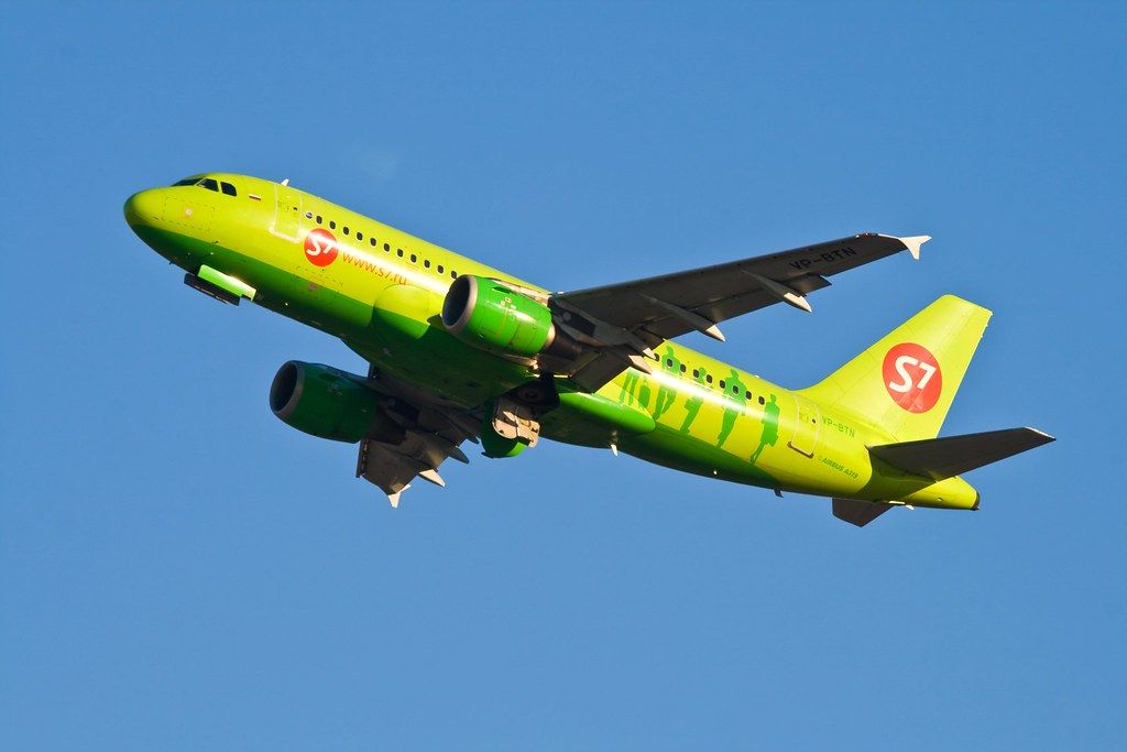 S7 Airlines Airbus A319-114 - oneworld virtual