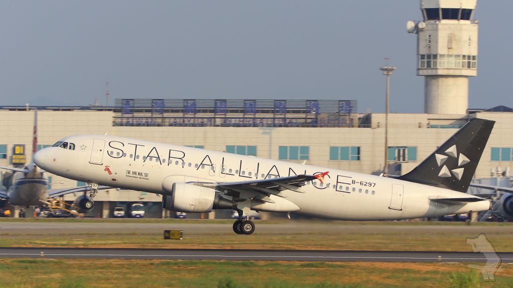 Airbus A320-214