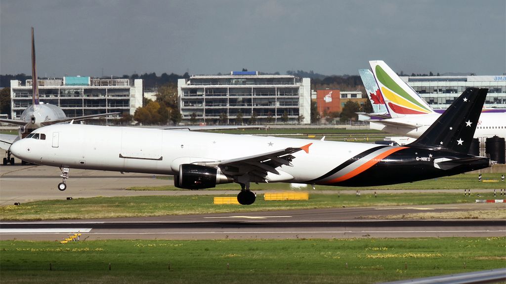 Airbus A321-211(P2F)
