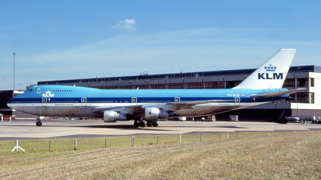 Boeing 747-206B