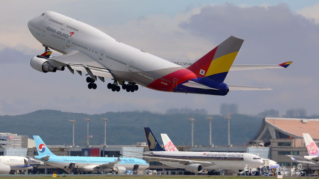 Boeing 747-48E