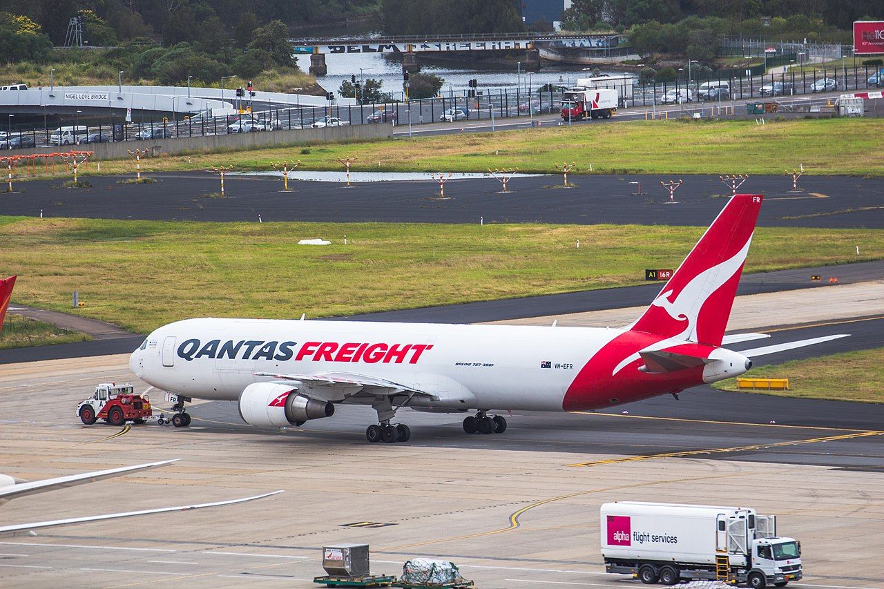 Boeing 767-381F(ER)