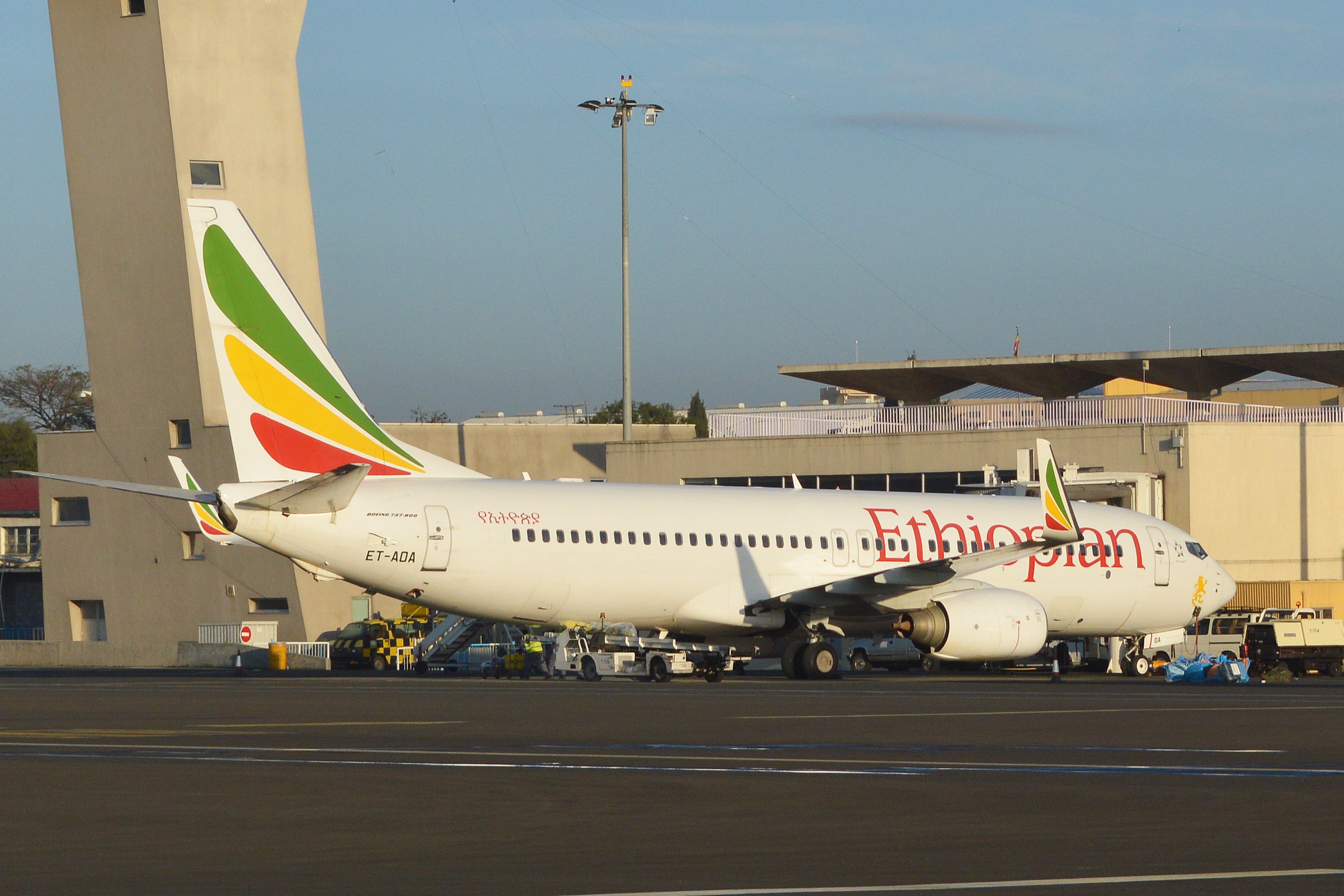 Boeing 737-8Q8(WL)