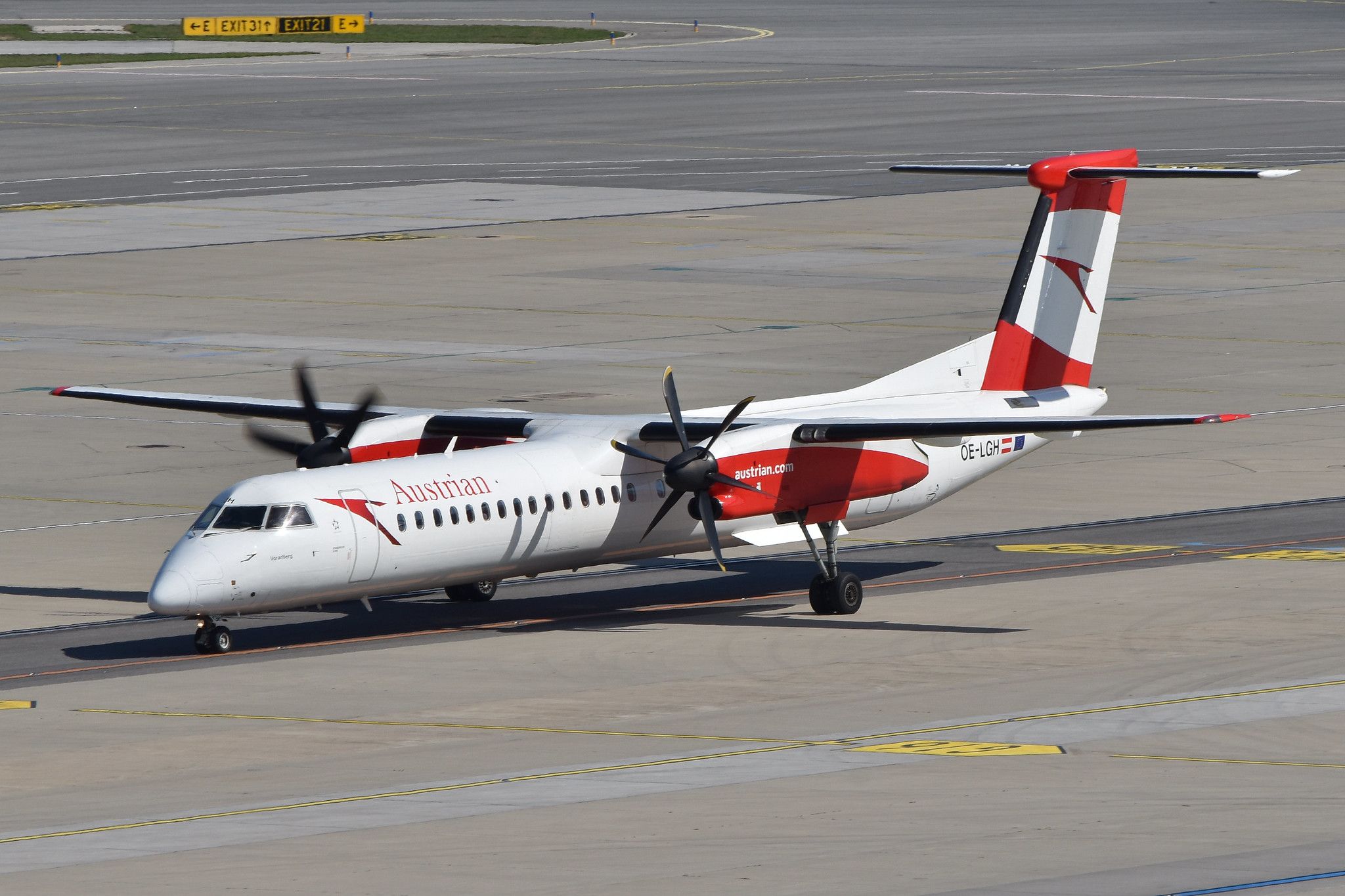 Austrian Airlines De Havilland Canada DHC-8-402Q Dash 8