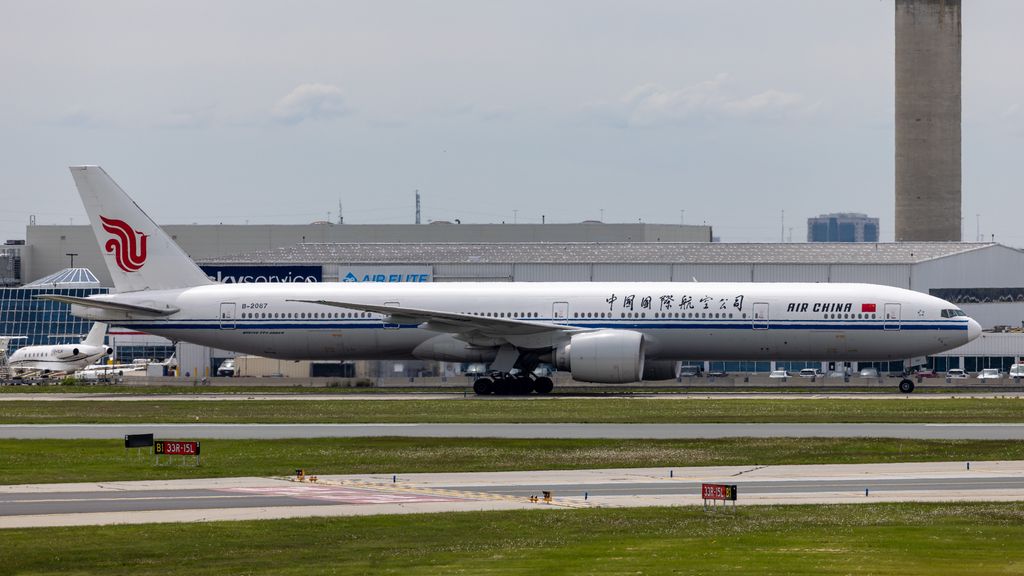 Boeing 777-39L(ER)