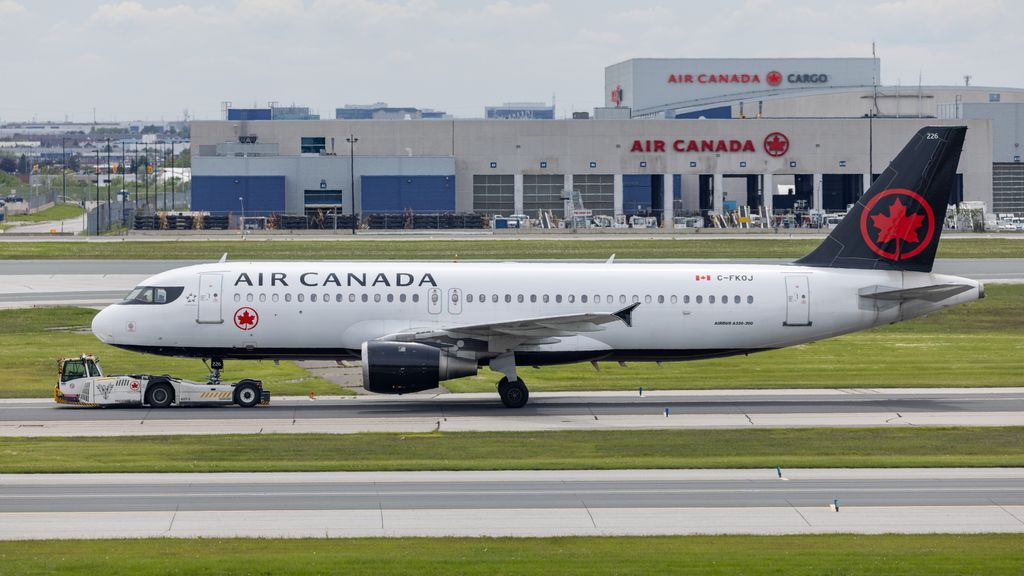 Airbus A320-211