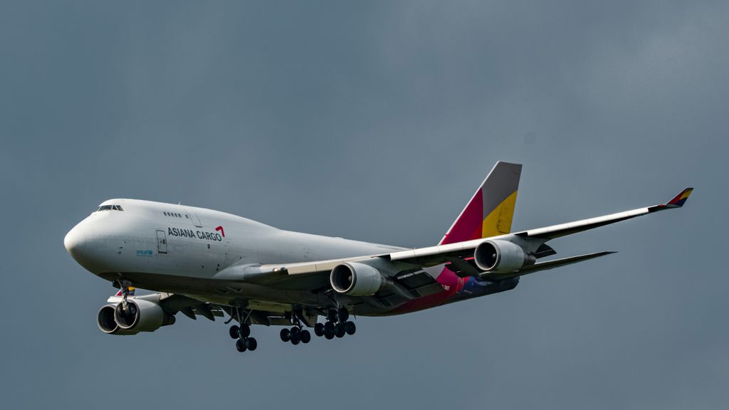 Boeing 747-48E(BDSF)