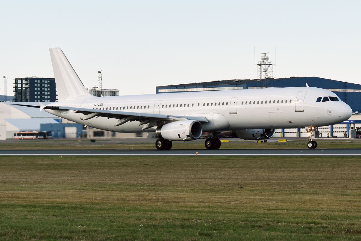 Airbus A321-211