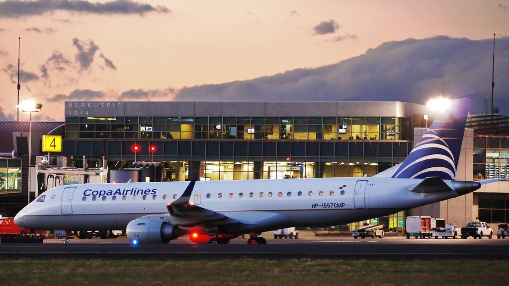 Embraer ERJ-190AR