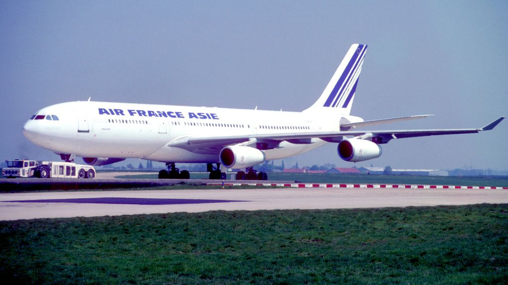 Airbus A340-211