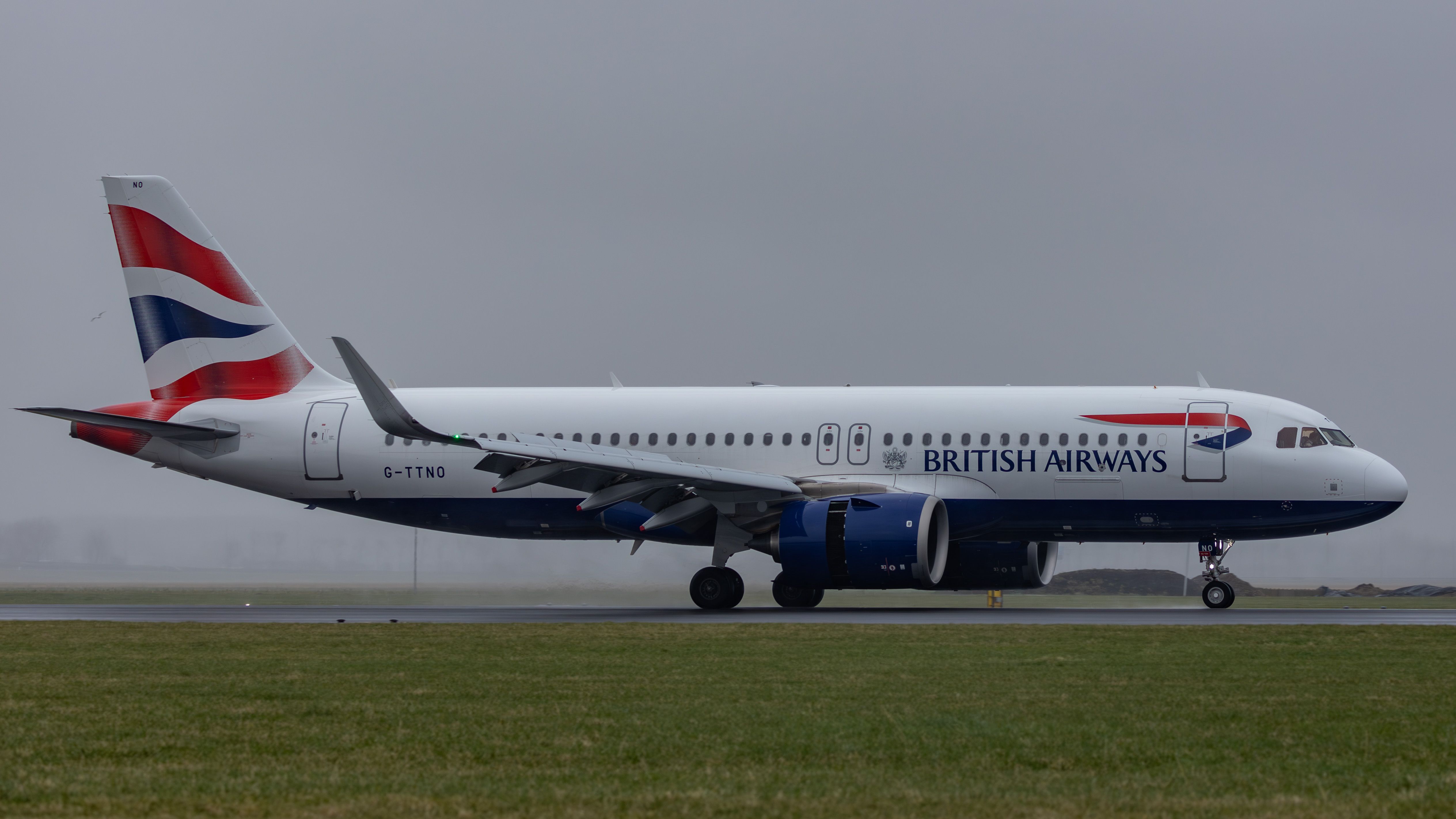 Airbus A320-251N