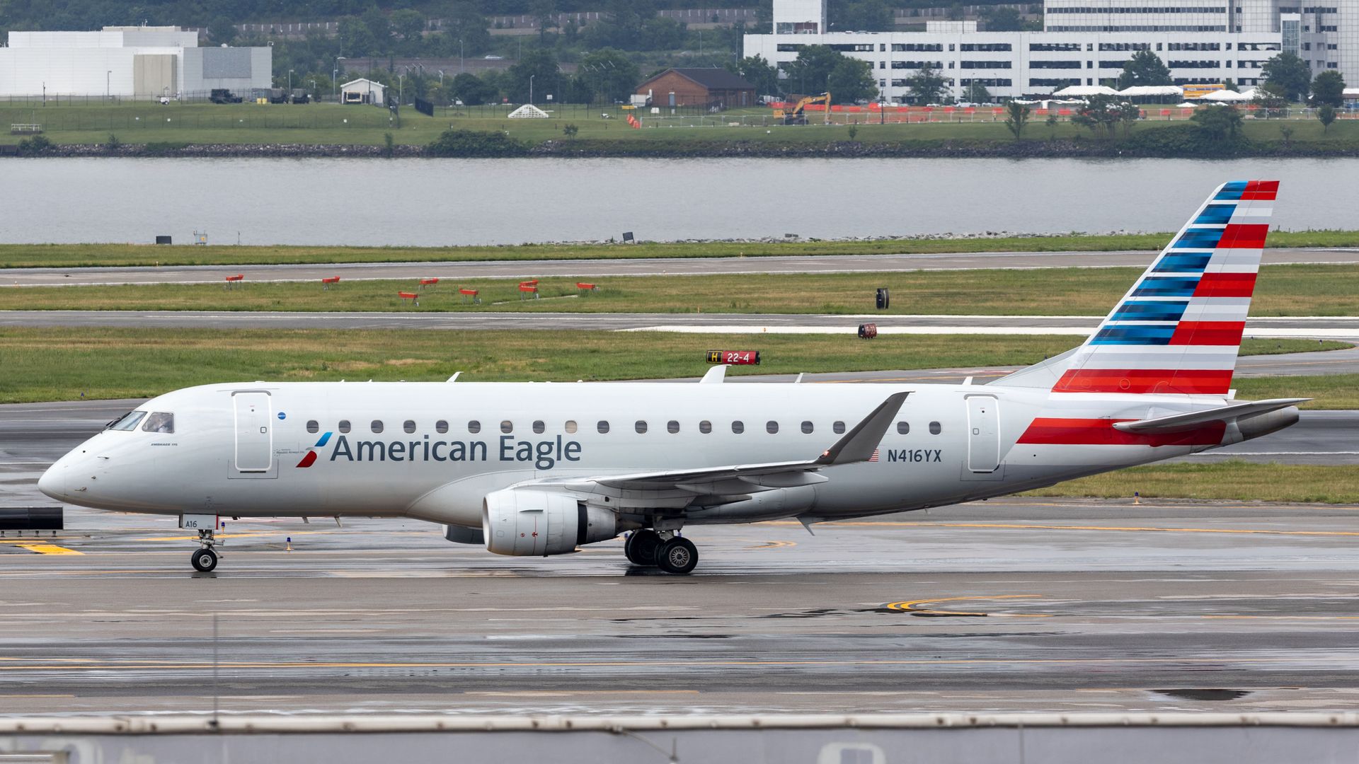 AAL E175