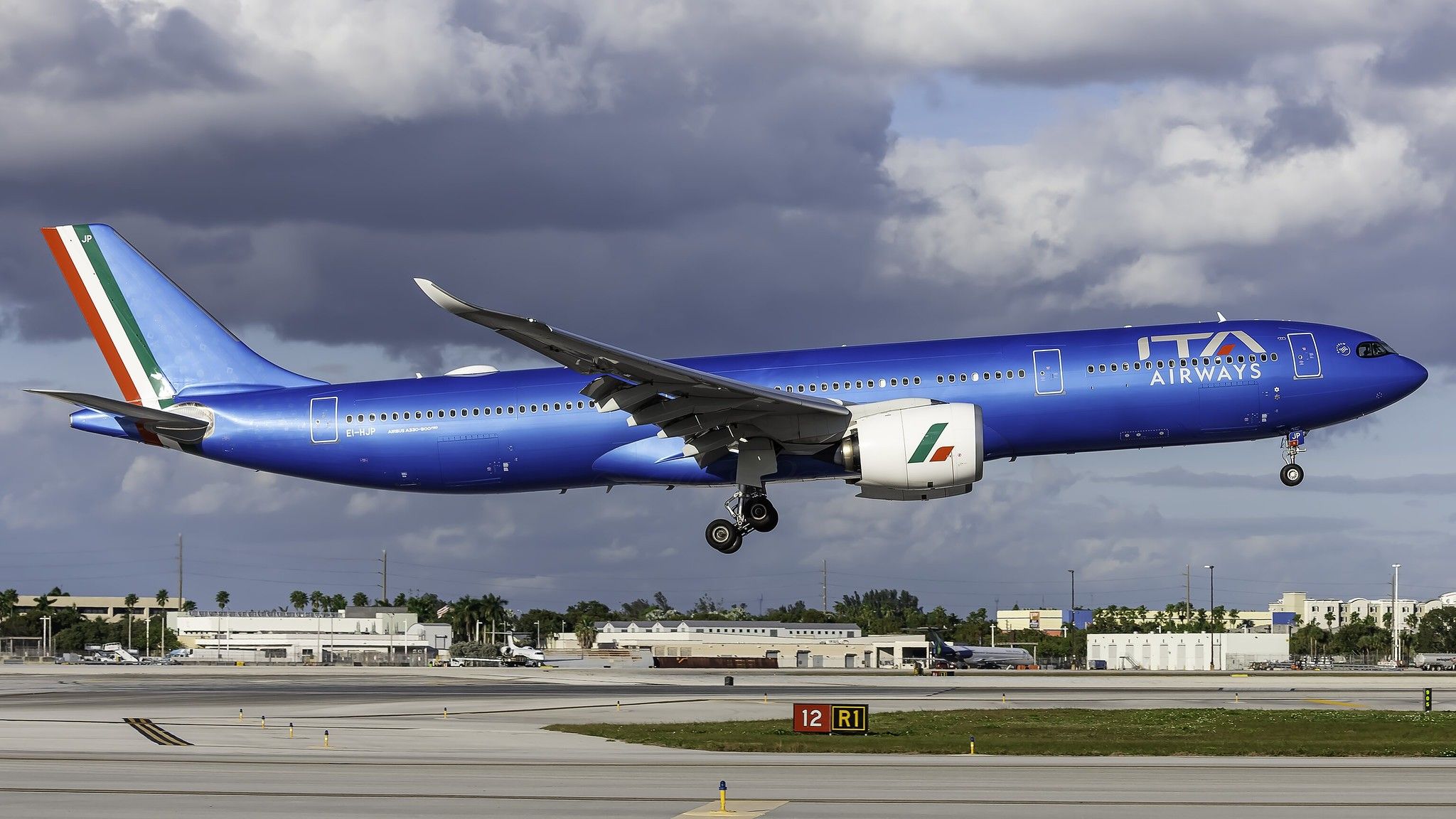 Airbus A330-941