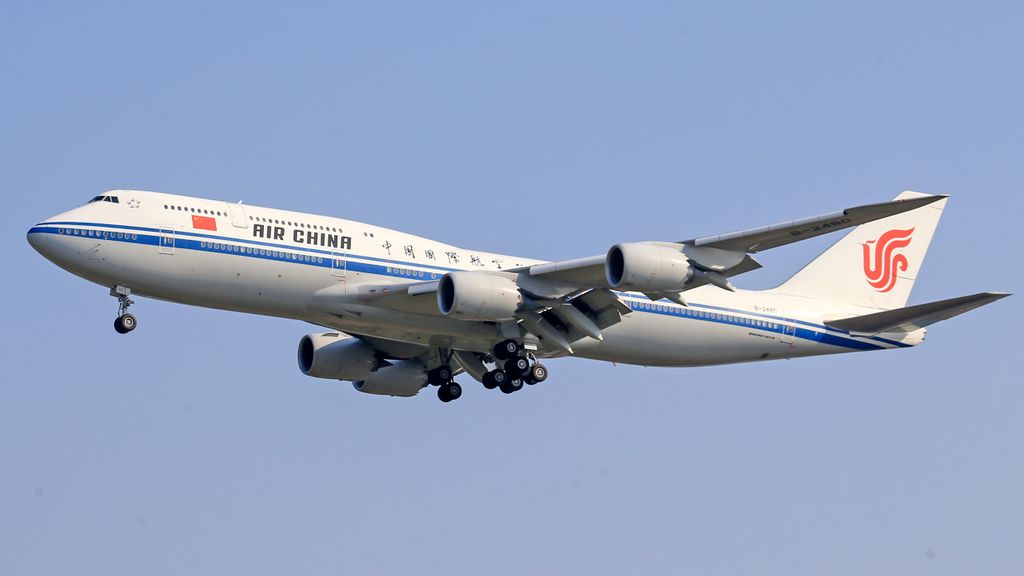 Boeing 747-89L